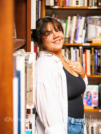 Nora 27-1094024.jpg