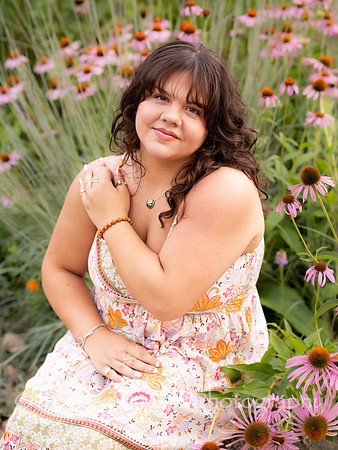 Nora 65-1094407.jpg