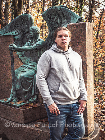 Christian 24 -(1704714)