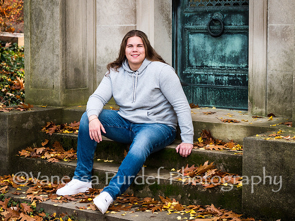 Christian 35 -()