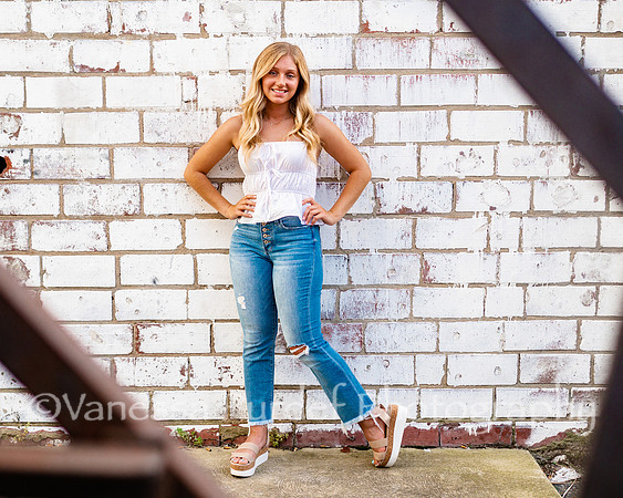 Courtney Thomas 27 - 1443796